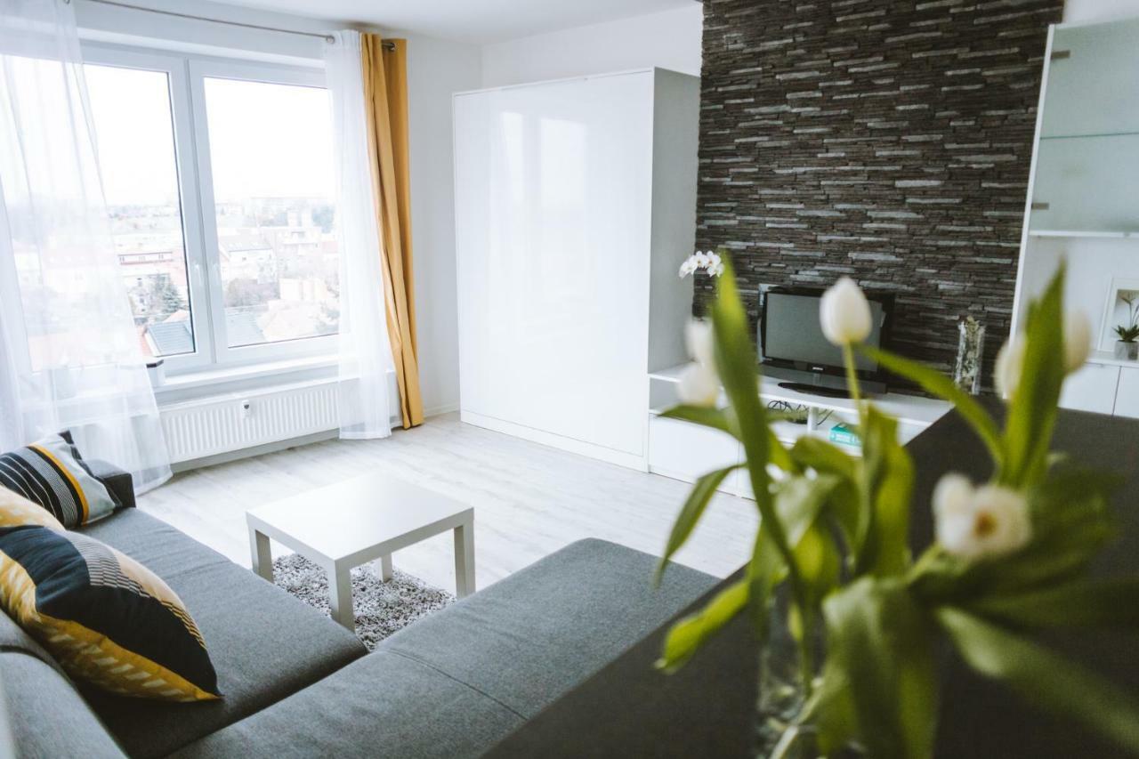 Design Apartment, The City Centre Close To The Health Spa Piest'any Ngoại thất bức ảnh